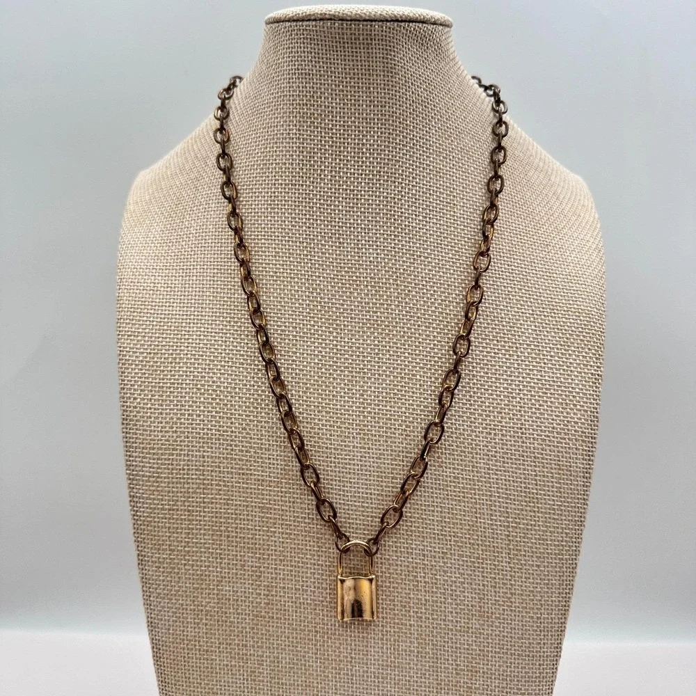 Vintage 90s Gold‎ Tone Rolo Chain Padlock Pendant Necklace Women's Jewelry Retro